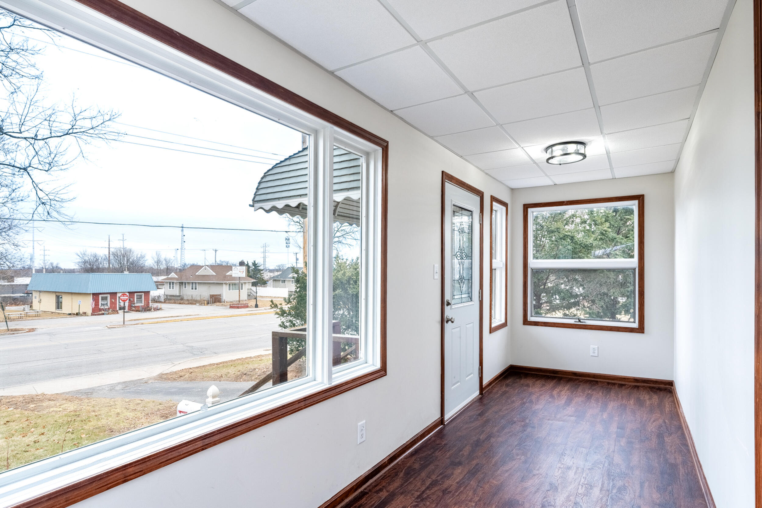 2508 Ridge Road Highland, IN 46322 - Photo 5 of 46 2500x1667