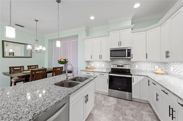 $799,900 | 6933 Saona Court, Naples, FL 34113