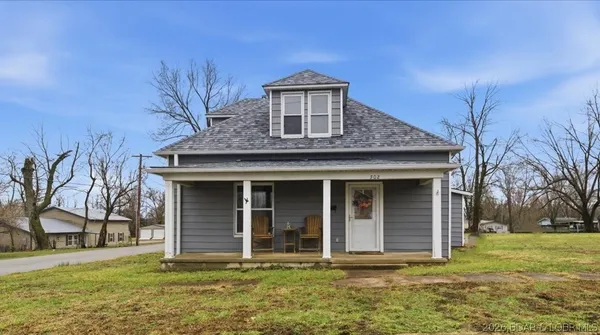 $179,900 | 502 West 6th Street, Eldon, MO 65026