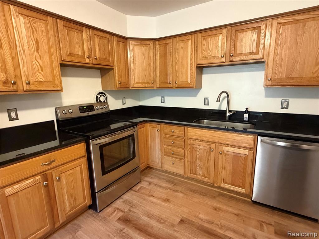 946 North Adams Road, Unit 3 Birmingham, MI 48009 - Photo 6 of 20 Gallery Image 6