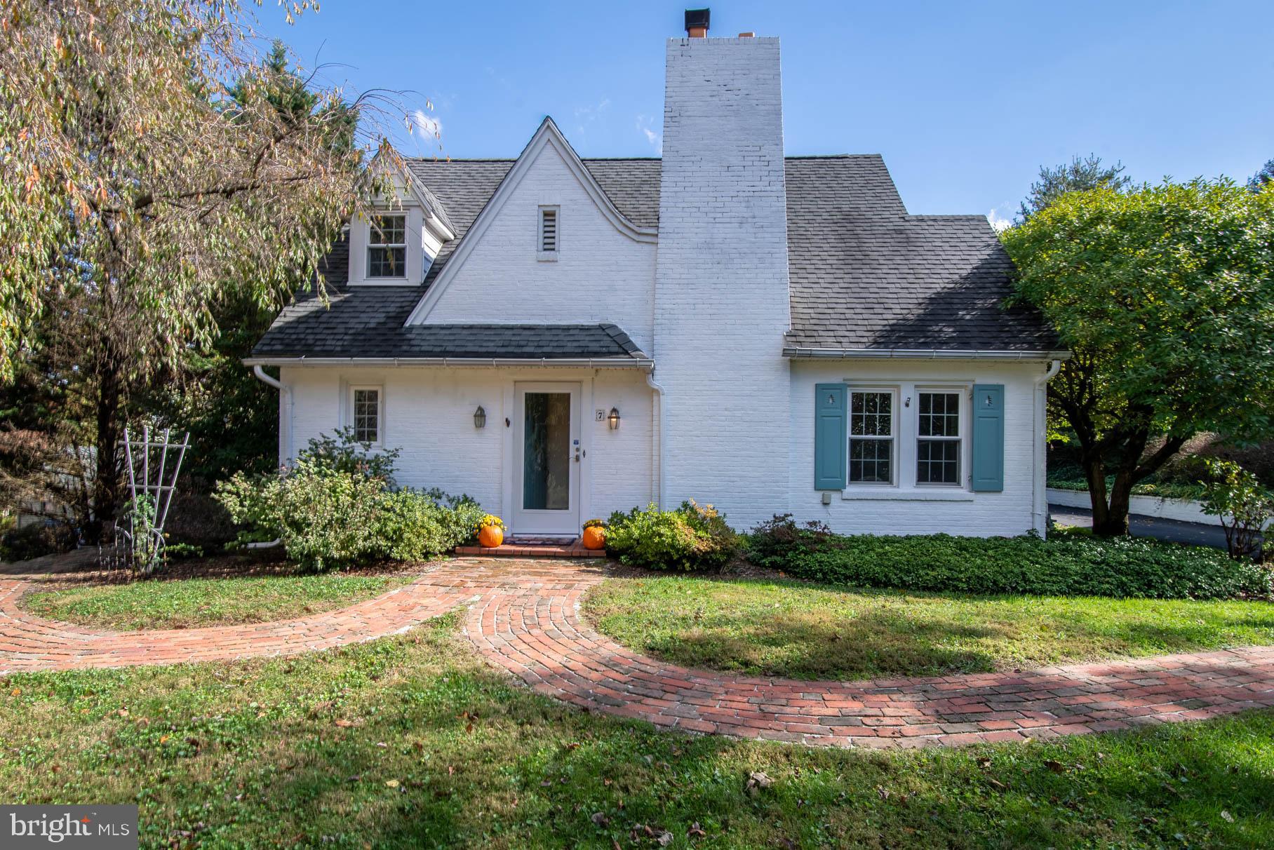 7 Summit Road York, PA 17403 - Photo 1 of 53 Gallery Image 1