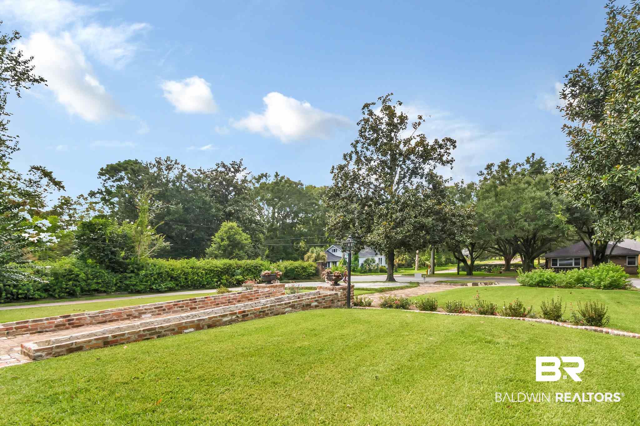 1915 Old Shell Road Mobile, AL 36607 - Photo 14 of 38
