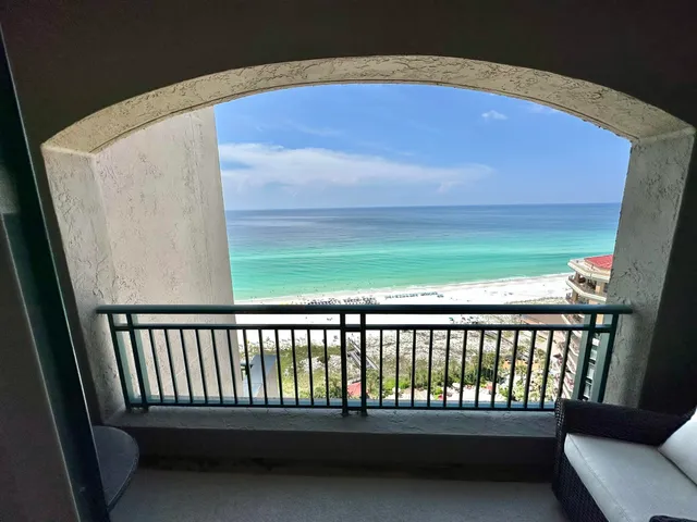 $8,200,000 | 4651 Southwinds Drive, Unit 4651 & 4652, Miramar Beach, FL 32550