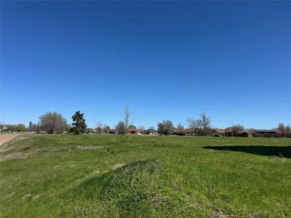 $525,000 | 2301 Mangum Street, Commerce, TX 75428