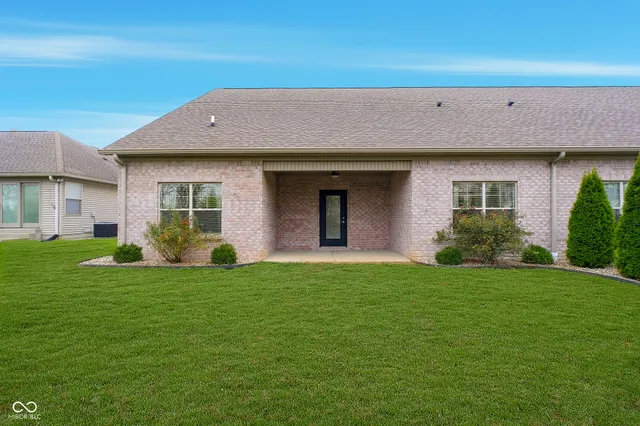 $299,900 | 2117 Jennifer Court, Franklin, IN 46131