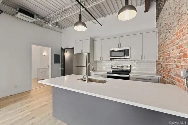 $3,000 | 189 North Main Street, Unit 2, Port Chester, NY 10573