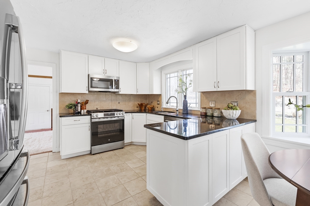 39 Jodie Road Framingham, MA 01702 - Photo 7 of 37