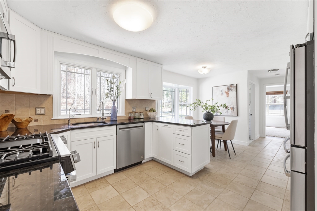 39 Jodie Road Framingham, MA 01702 - Photo 8 of 37