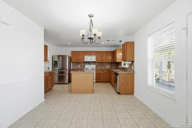 $2,200 | 3803 Pebble Beach, Cibolo, TX 78108