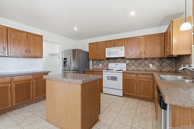 $2,200 | 3803 Pebble Beach, Cibolo, TX 78108