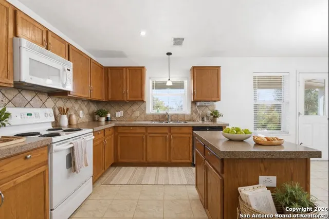 $2,200 | 3803 Pebble Beach, Cibolo, TX 78108