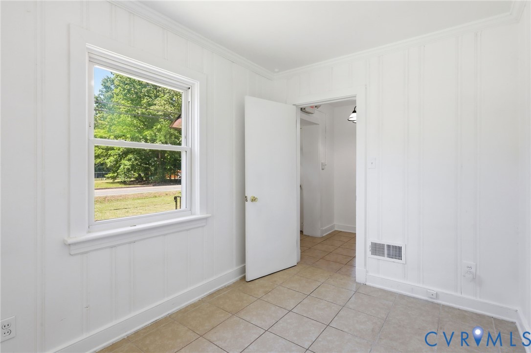 1634 Hungary Road Henrico, VA 23228 - Photo 9 of 48