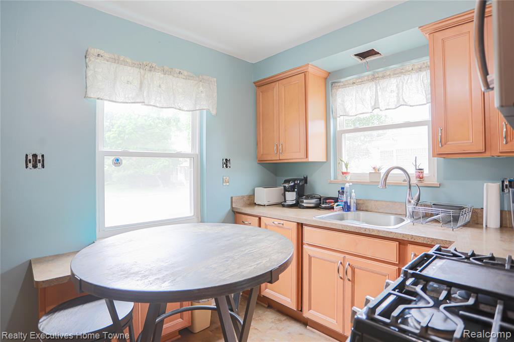 22757 Rausch Avenue Eastpointe, MI 48021 - Photo 17 of 27