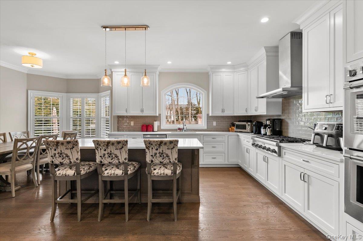 42 Meadowbrook Road Syosset, NY 11791 - Photo 11 of 40