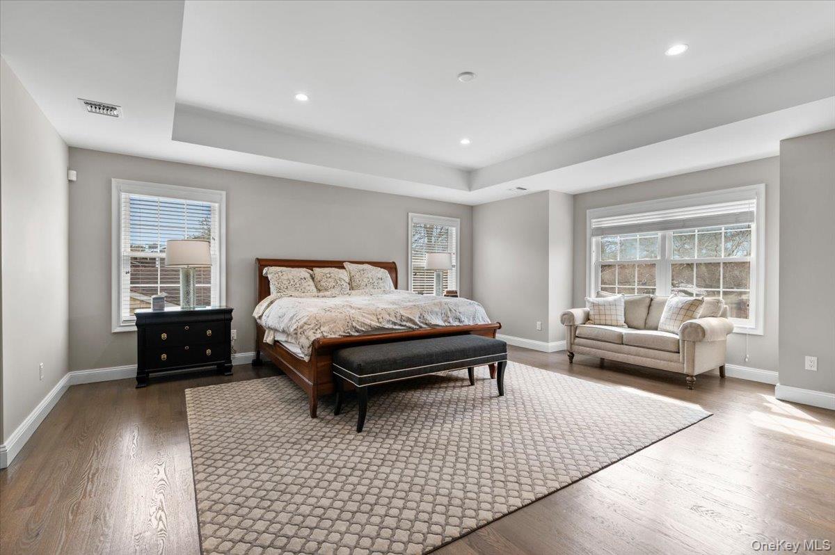 42 Meadowbrook Road Syosset, NY 11791 - Photo 19 of 40