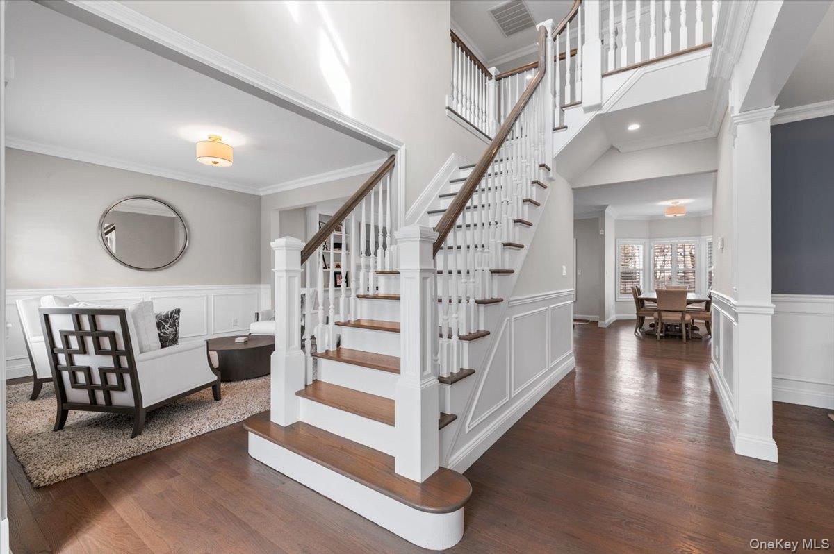 42 Meadowbrook Road Syosset, NY 11791 - Photo 2 of 40