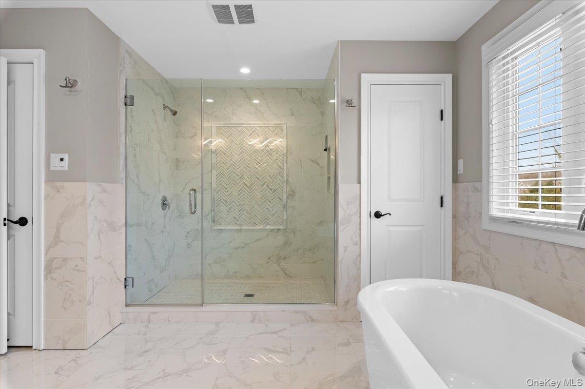 42 Meadowbrook Road Syosset, NY 11791 - Photo 22 of 40