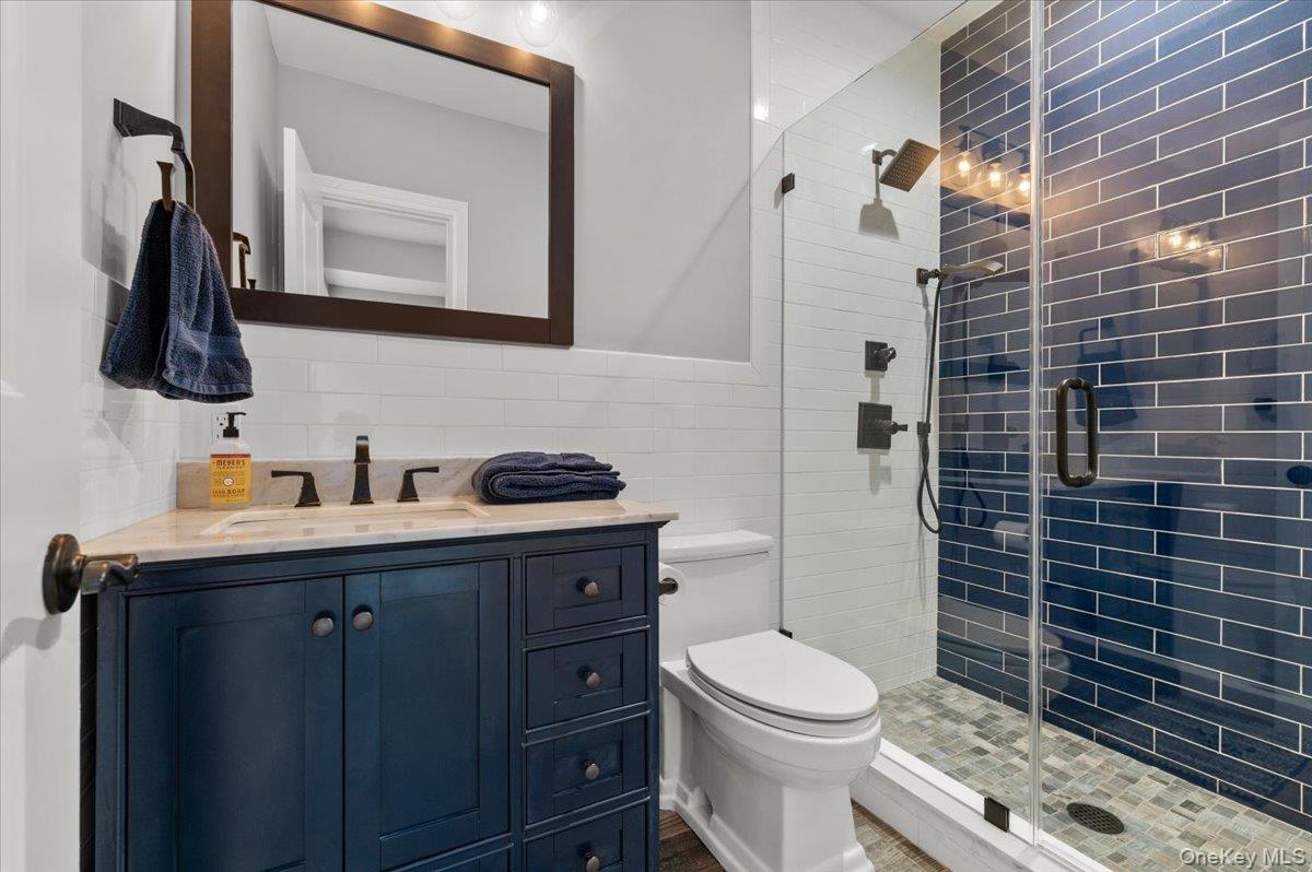 42 Meadowbrook Road Syosset, NY 11791 - Photo 26 of 40