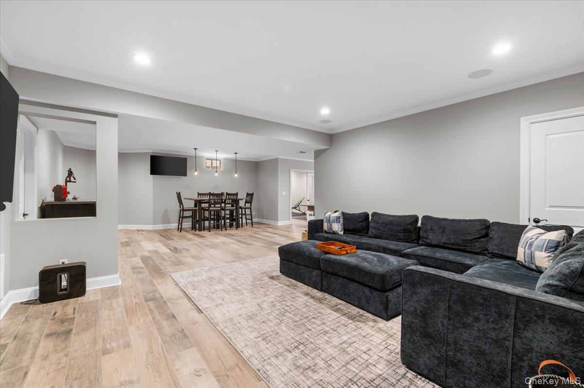 42 Meadowbrook Road Syosset, NY 11791 - Photo 27 of 40