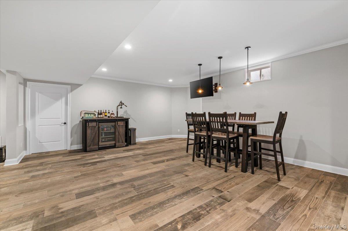 42 Meadowbrook Road Syosset, NY 11791 - Photo 29 of 40