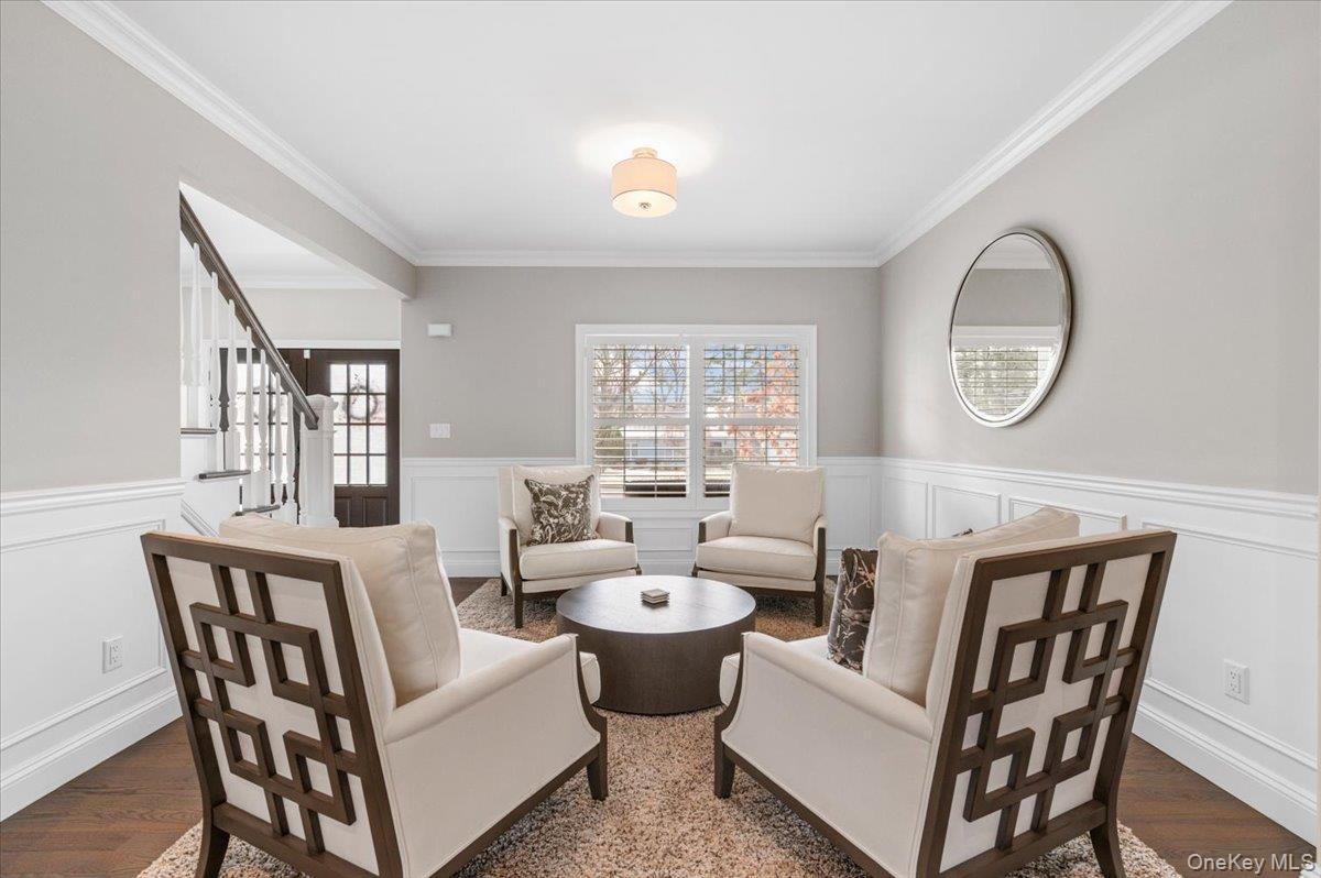 42 Meadowbrook Road Syosset, NY 11791 - Photo 3 of 40