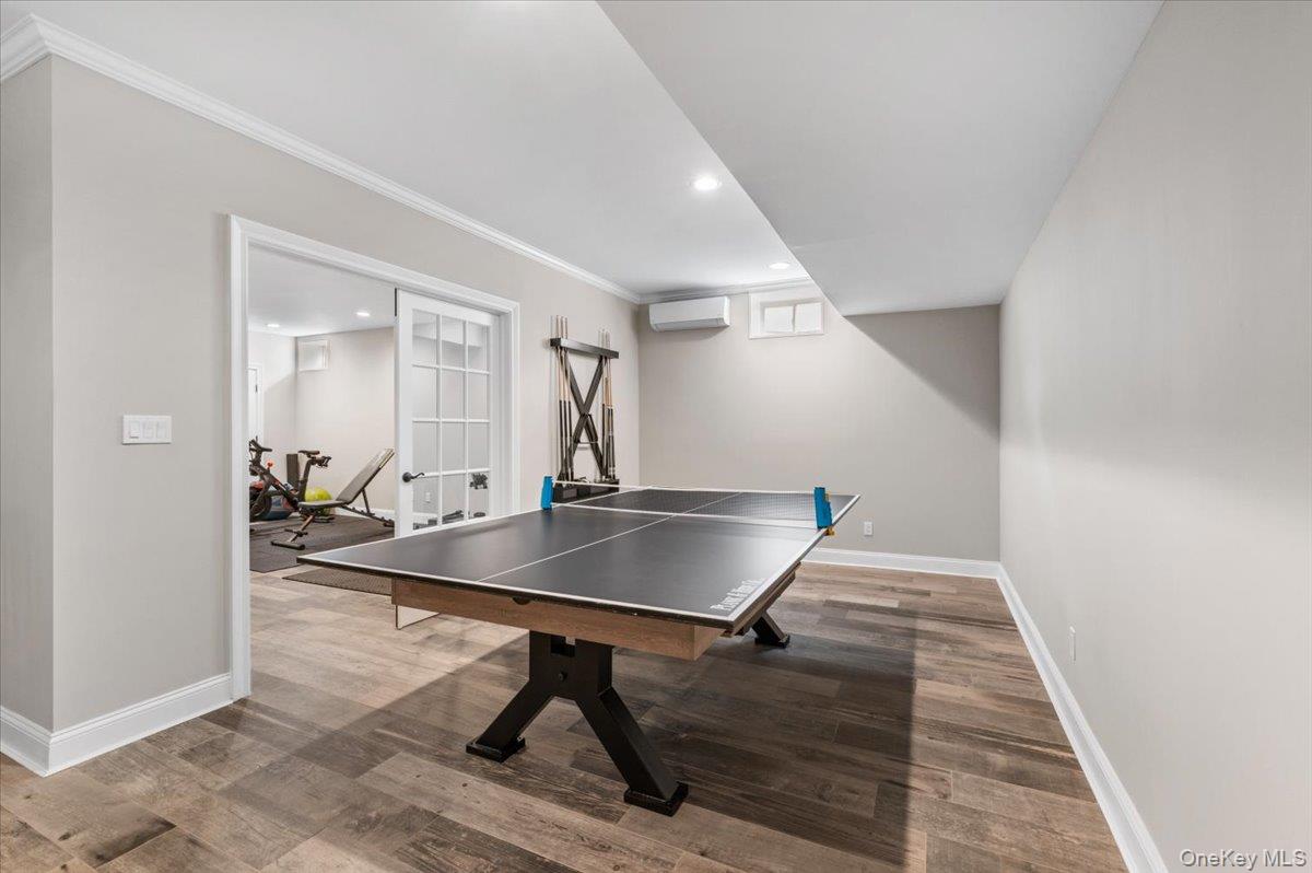 42 Meadowbrook Road Syosset, NY 11791 - Photo 31 of 40