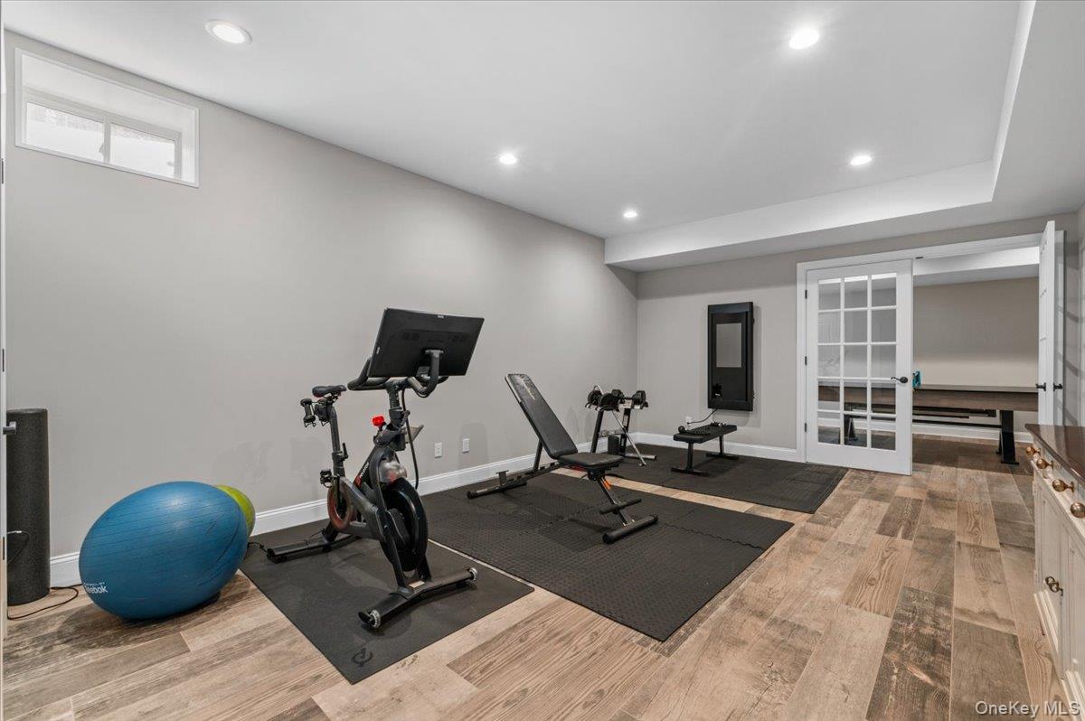 42 Meadowbrook Road Syosset, NY 11791 - Photo 32 of 40