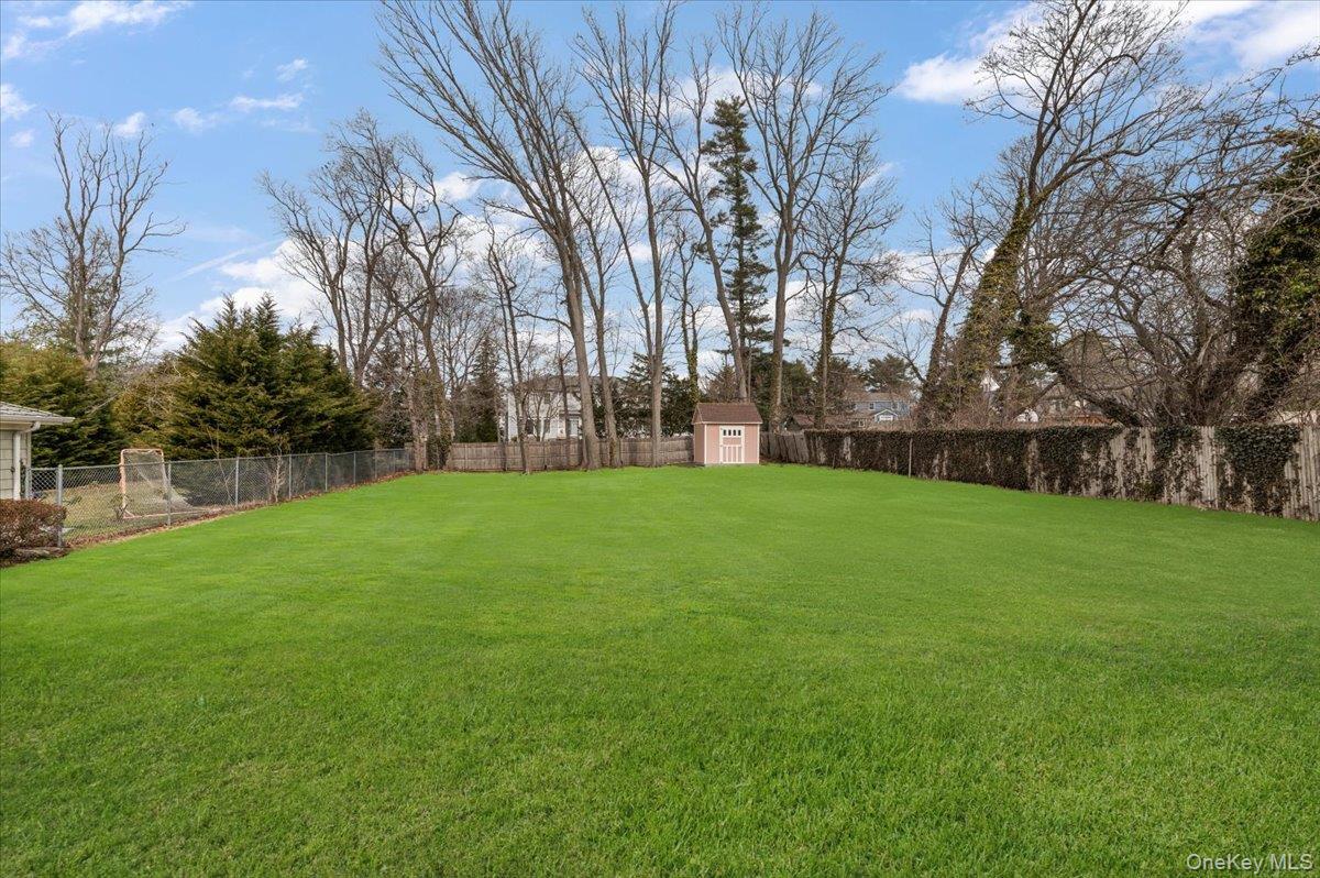 42 Meadowbrook Road Syosset, NY 11791 - Photo 36 of 40