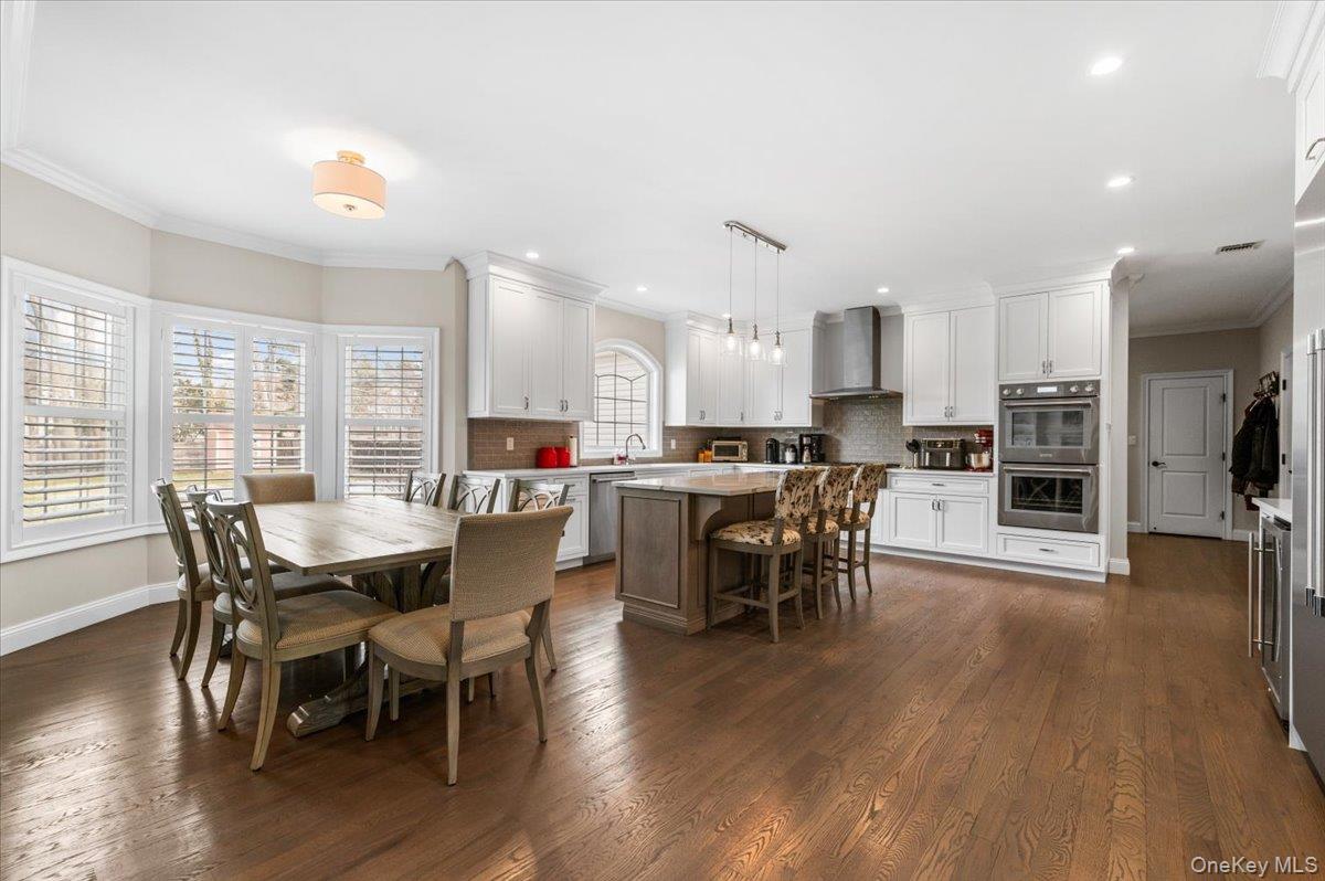 42 Meadowbrook Road Syosset, NY 11791 - Photo 8 of 40