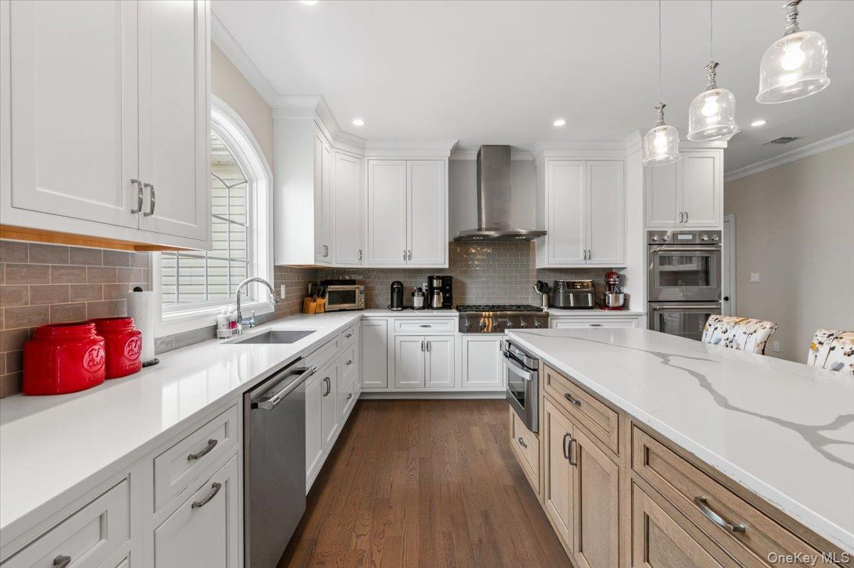 42 Meadowbrook Road Syosset, NY 11791 - Photo 9 of 40