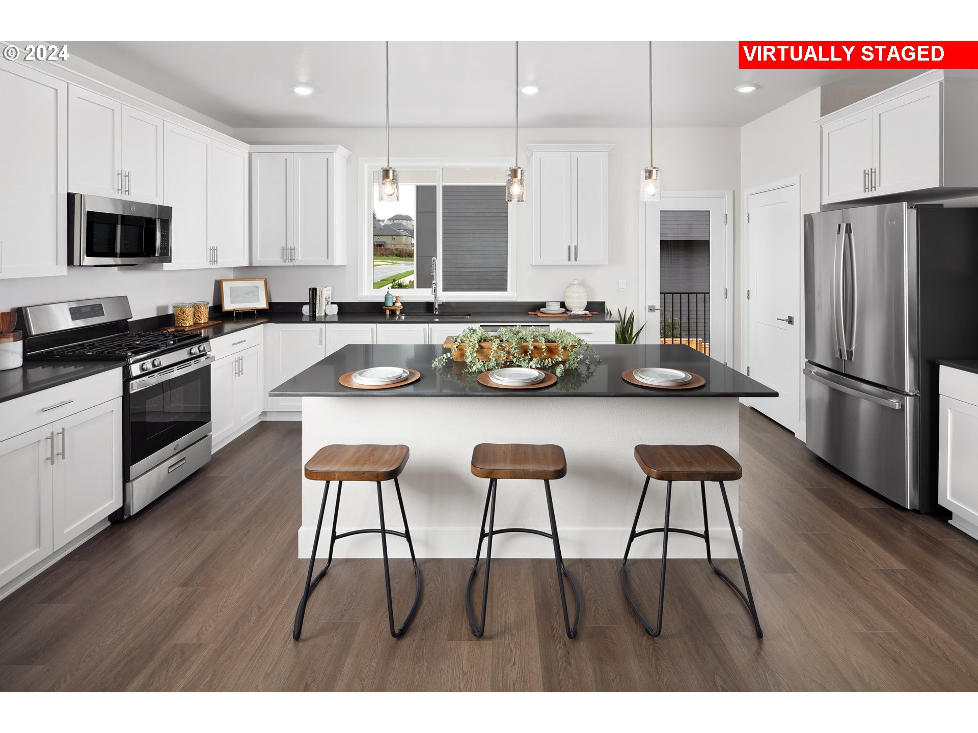 16670 Southwest Jean Louise Road Tigard, OR 97223 - Photo 2 of 27