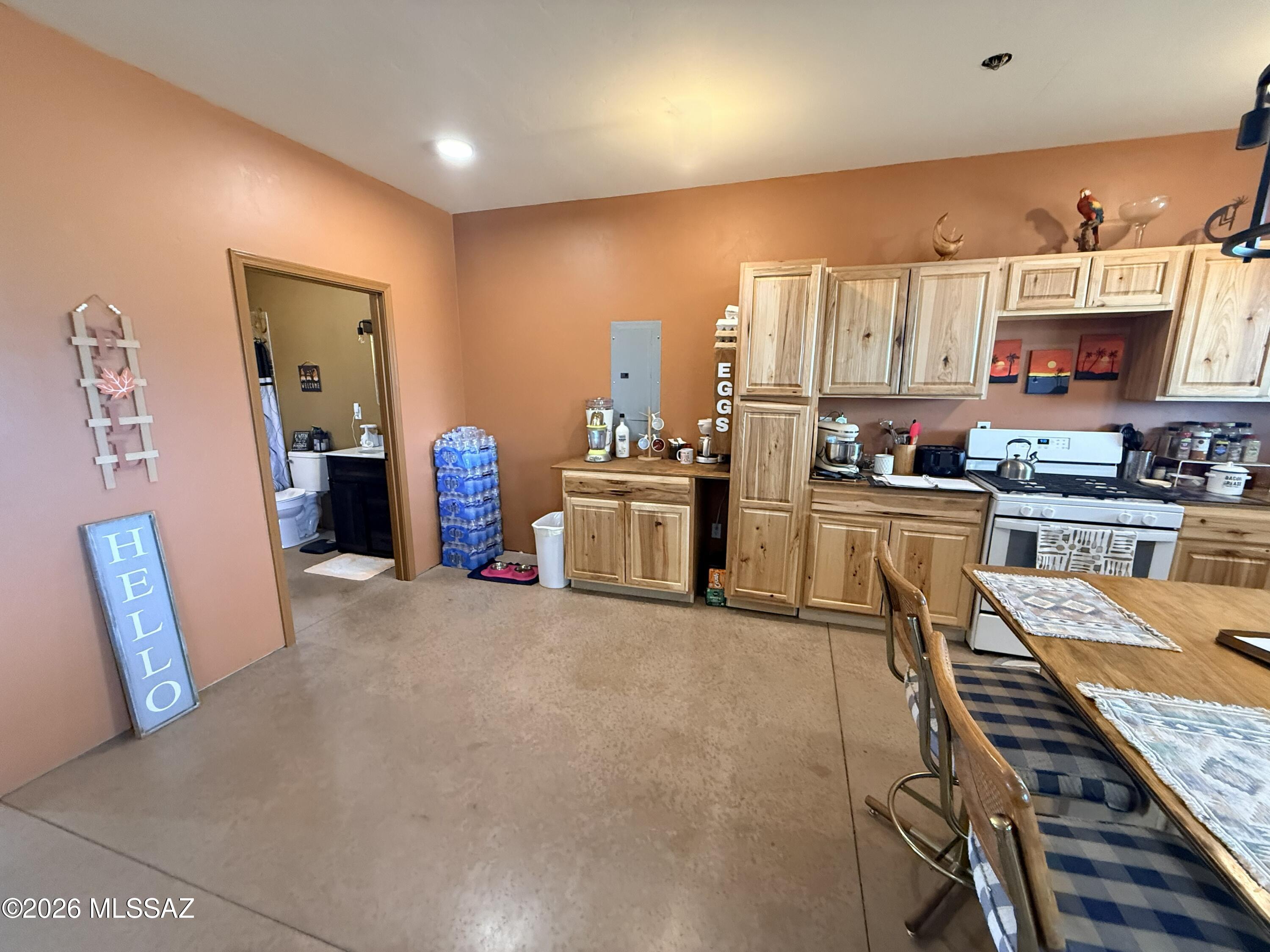 8 North Earp Road Benson, AZ 85602 - Photo 4 of 29 IMG_2081