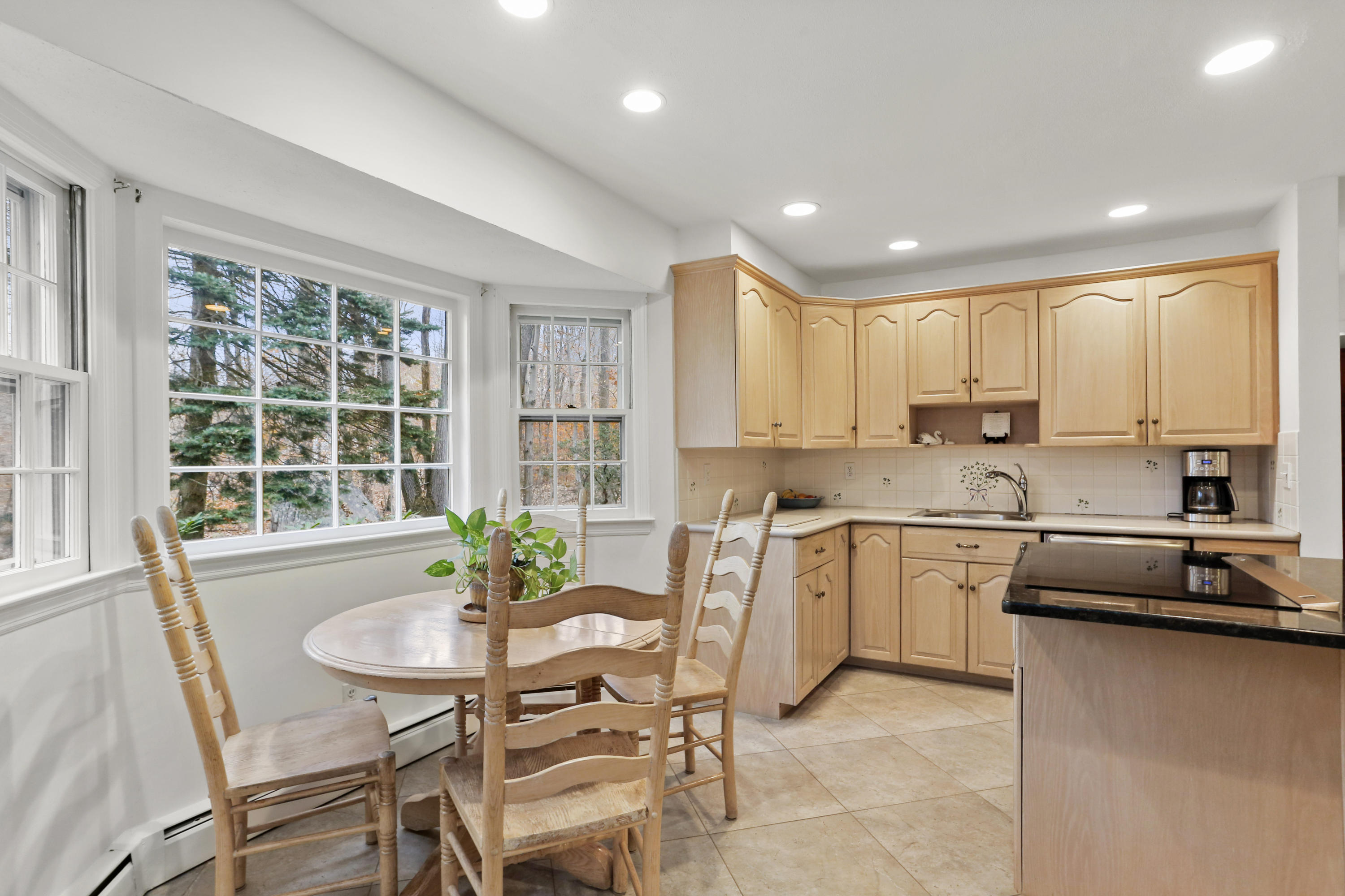 60 Evergreen Road New Canaan, CT 06840 - Photo 8 of 30 007