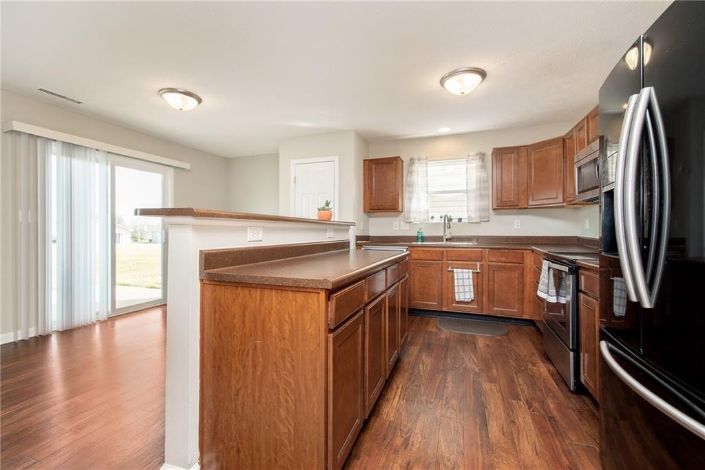 3851 Dusty Sands Road Whitestown, IN 46075 - Photo 12 of 33 Gallery Image 12