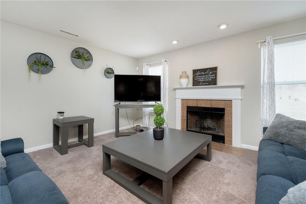 3851 Dusty Sands Road Whitestown, IN 46075 - Photo 9 of 33 Gallery Image 9