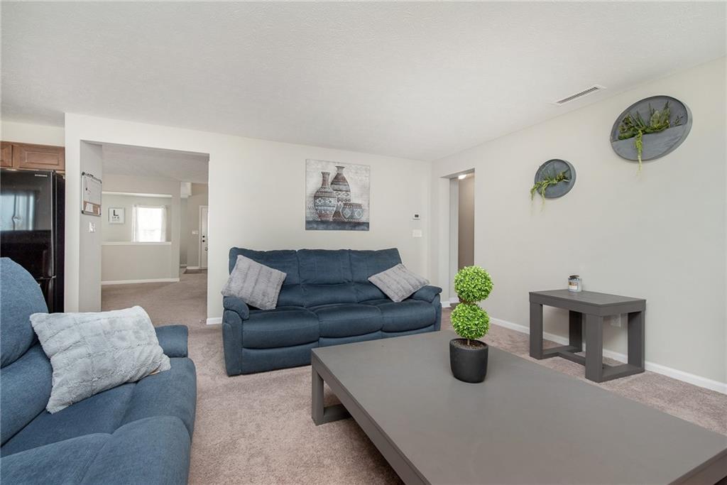 3851 Dusty Sands Road Whitestown, IN 46075 - Photo 10 of 33 Gallery Image 10