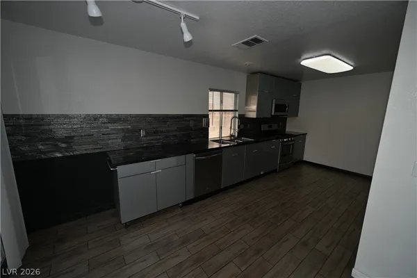 $2,100 | 7095 Shadow Crest Drive, Las Vegas, NV 89119