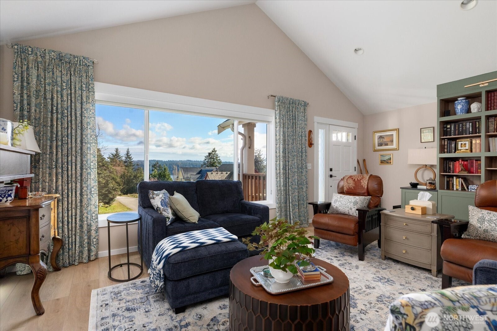 4890 Haines Road Freeland, WA 98249 - Photo 6 of 40 Gallery Image 6