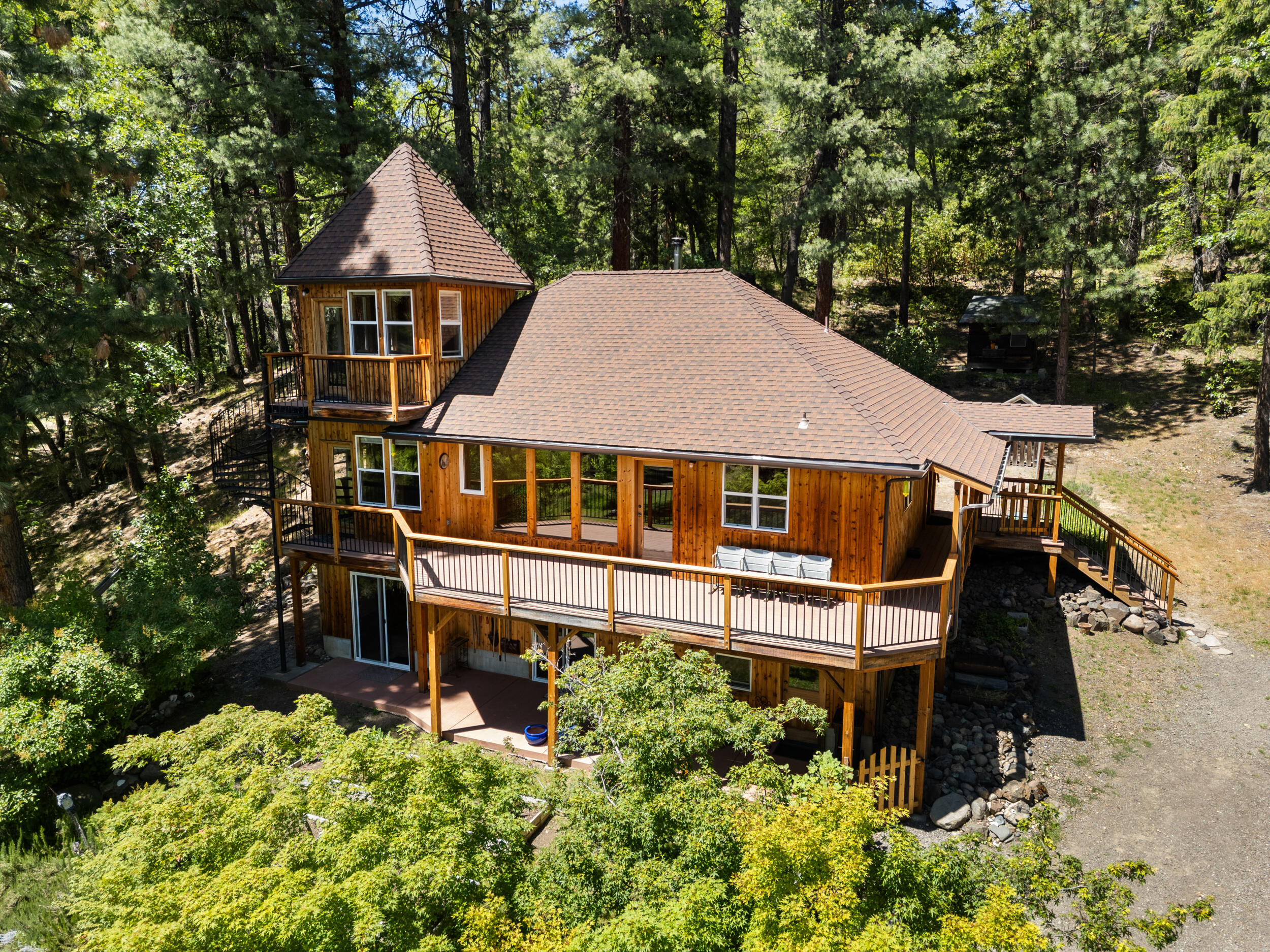 1700 Tyler Creek Road Ashland, OR 97520 - Photo 7 of 58
