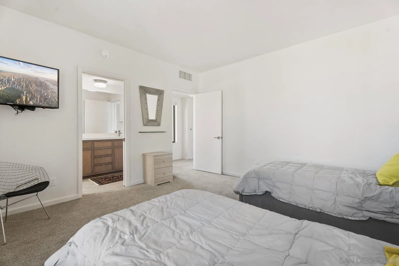 4604 Desert Vista Drive Borrego Springs, CA 92004 - Photo 24 of 41 a bedroom with a bed and a couch