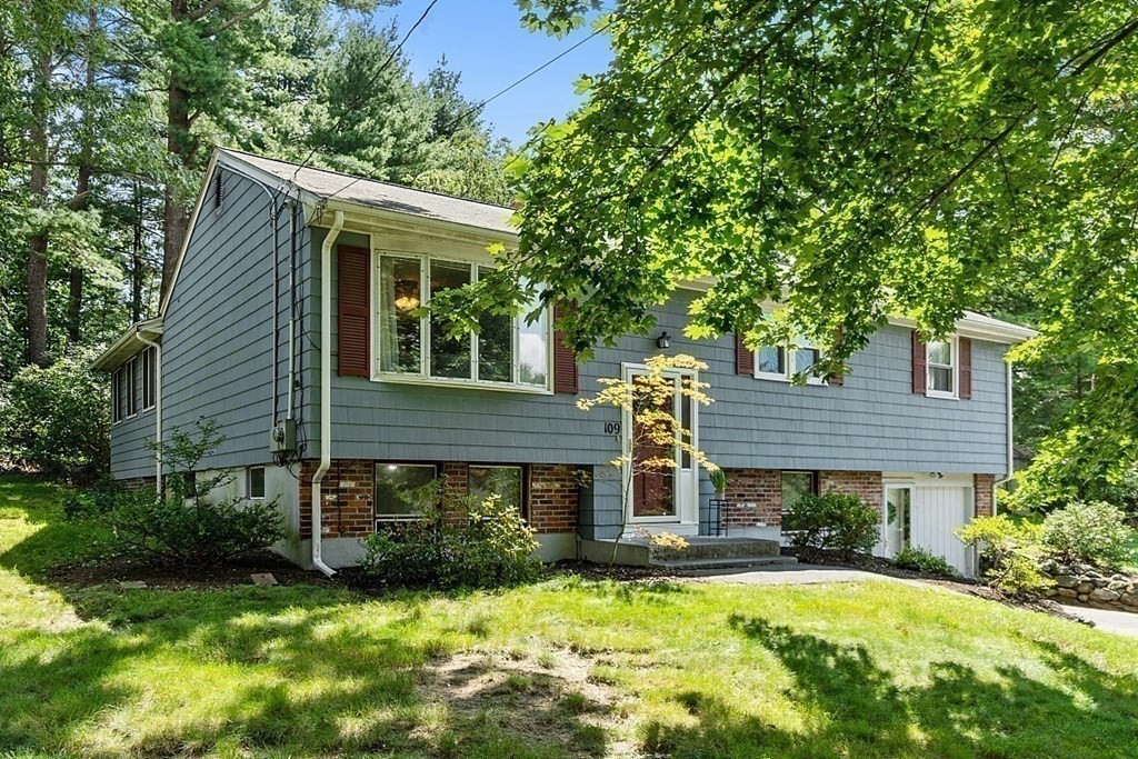 109 Partridge Road Billerica, MA 01821 - Photo 2 of 36