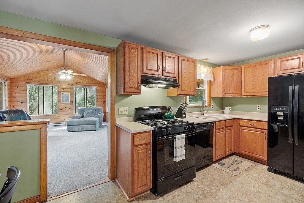 109 Partridge Road Billerica, MA 01821 - Photo 3 of 36