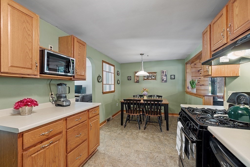 109 Partridge Road Billerica, MA 01821 - Photo 5 of 36