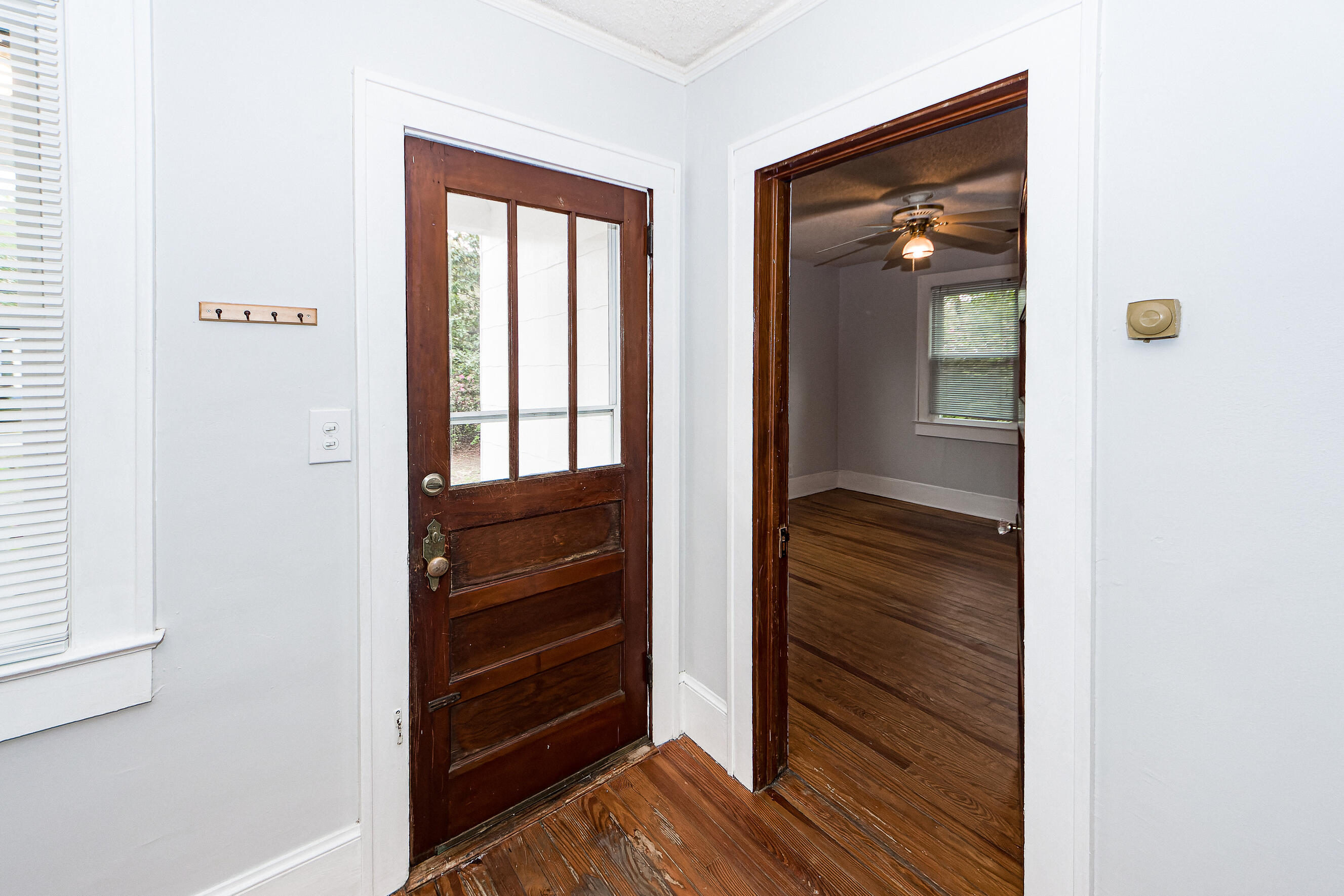 249 Woodland Shores Road Charleston, SC 29412 - Photo 3 of 27 03
