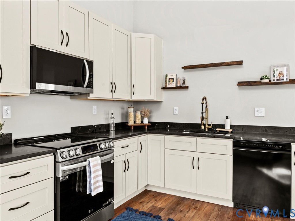 13335 Happy Hill Road Chester, VA 23831 - Photo 11 of 31