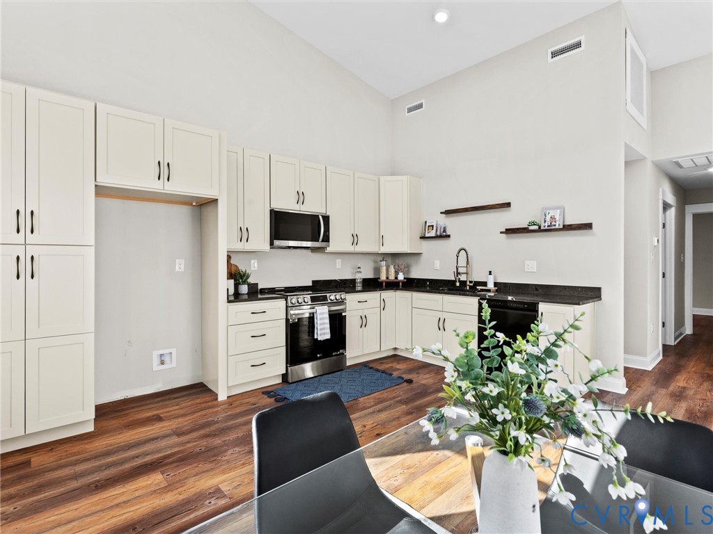 13335 Happy Hill Road Chester, VA 23831 - Photo 7 of 31