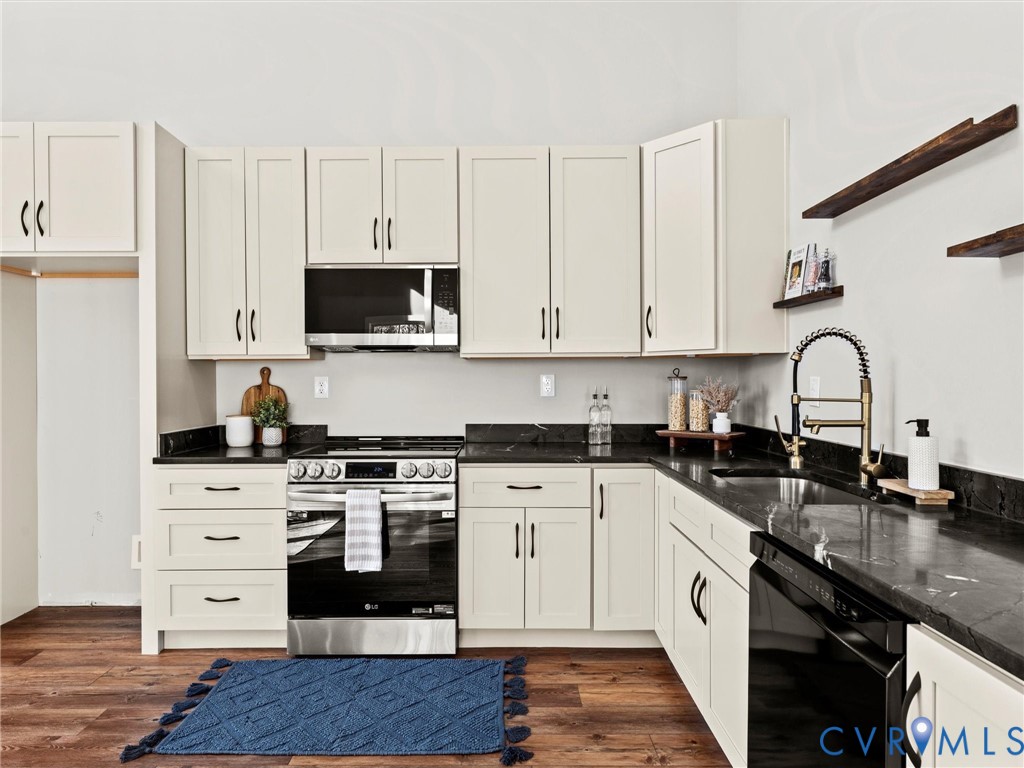 13335 Happy Hill Road Chester, VA 23831 - Photo 8 of 31