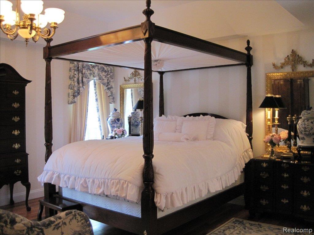 19926 Meridian Road Grosse Ile, MI 48138 - Photo 15 of 19 IMG_2884