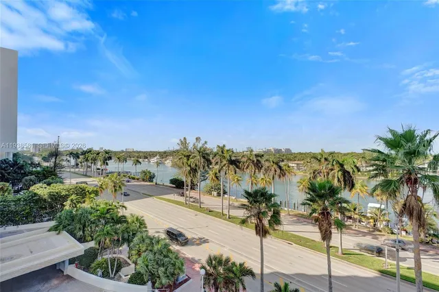 $3,600 | 5005 Collins Avenue, Unit 608, Miami Beach, FL 33140