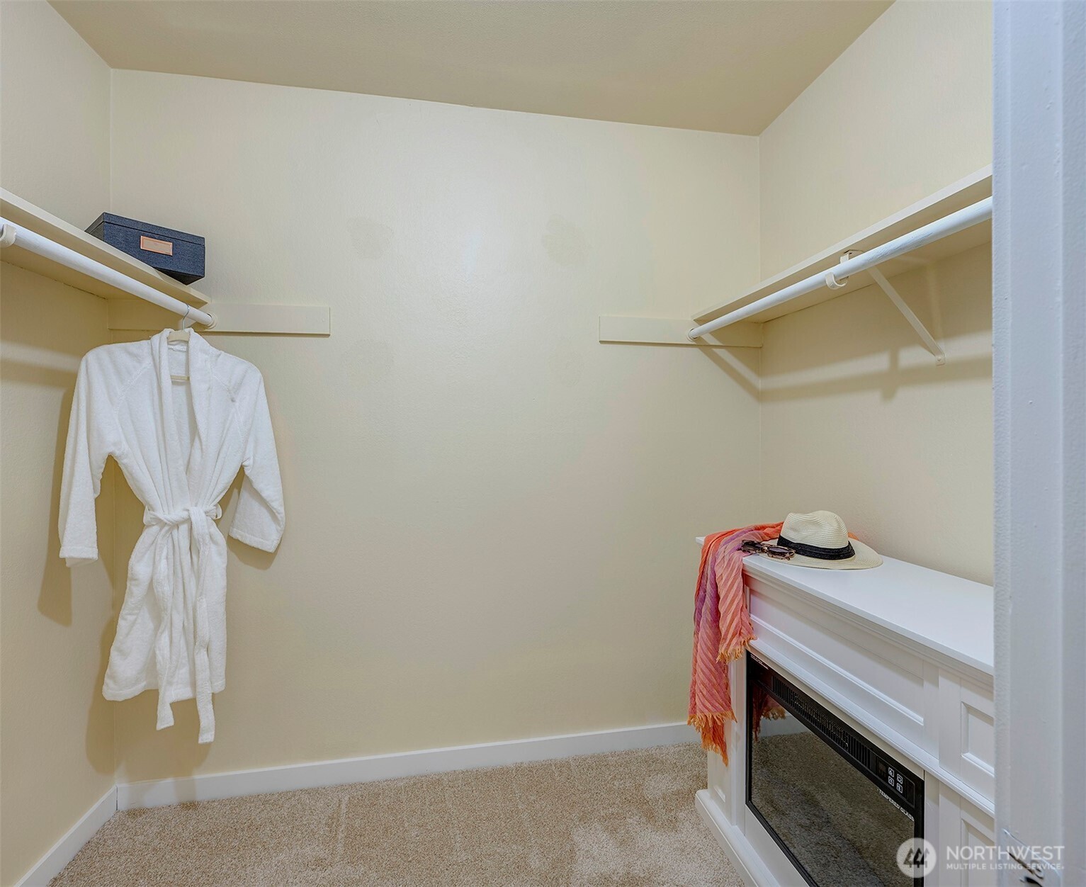 13820 Northeast 65th Street, Unit 534 Redmond, WA 98052 - Photo 16 of 39